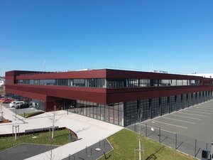 Gebäudedarstellung Gefahrenabwehrzentrum Gießen bei Tag