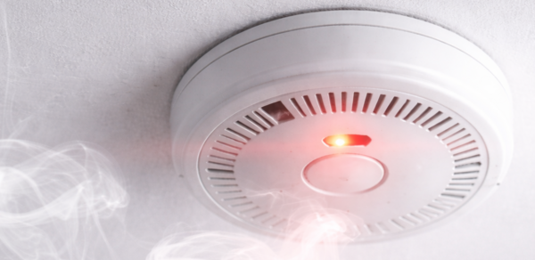Bild vergr&ouml;&szlig;ern: Ausgelöster Rauchwarnmelder
